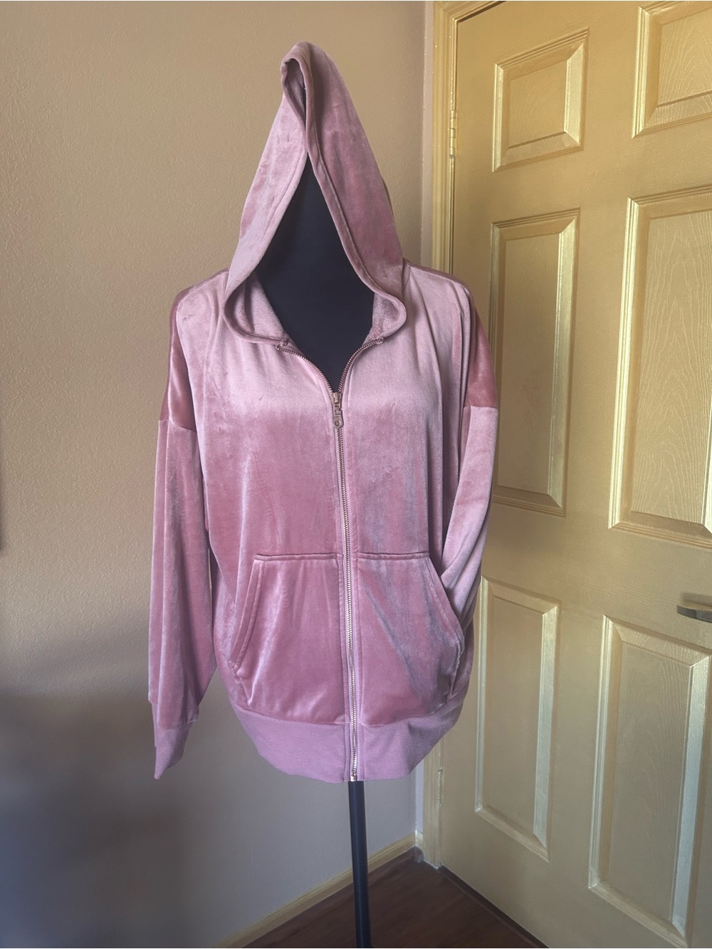 Felina Soft Rose velour jacket